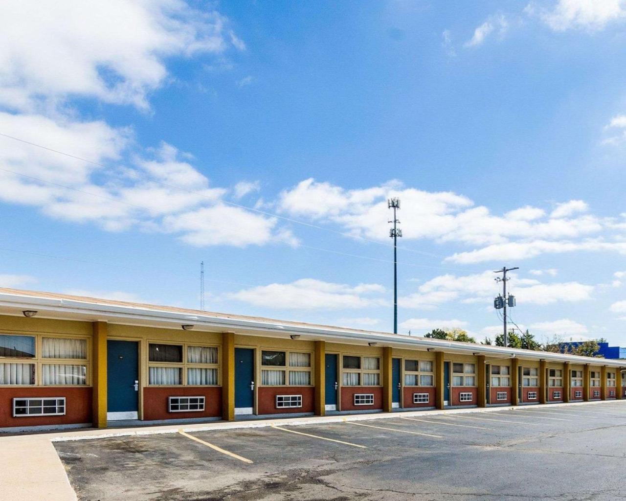 Econo Lodge Topeka Exterior foto